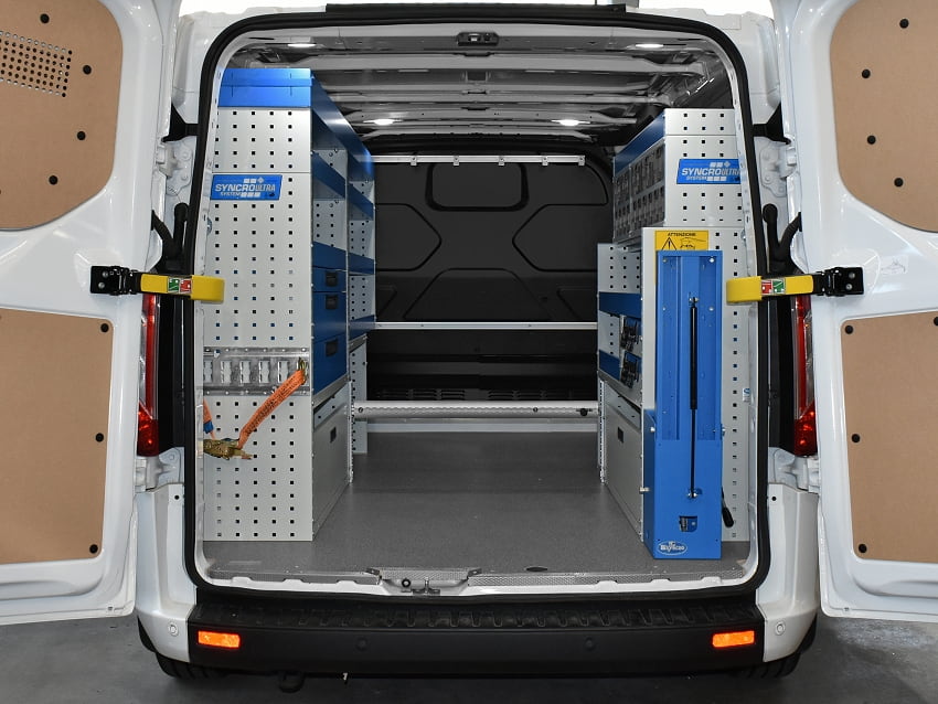 01 Custom Ford con allestimento Syncro Svizzera