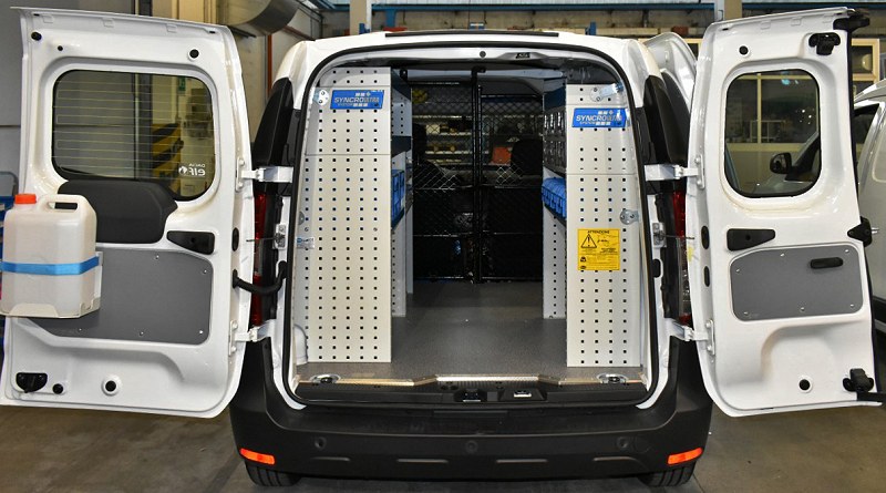 01 Dokker con ripiani e contenitori in plastica Syncro Svizzera