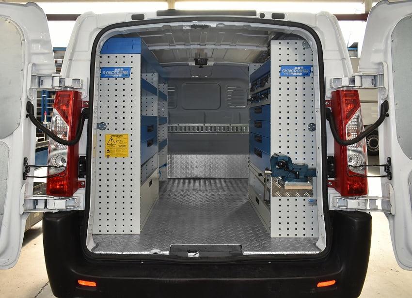01 Scudo Fiat con pianale in alluminio mandorlato e arredo Syncro Ultra Svizzera