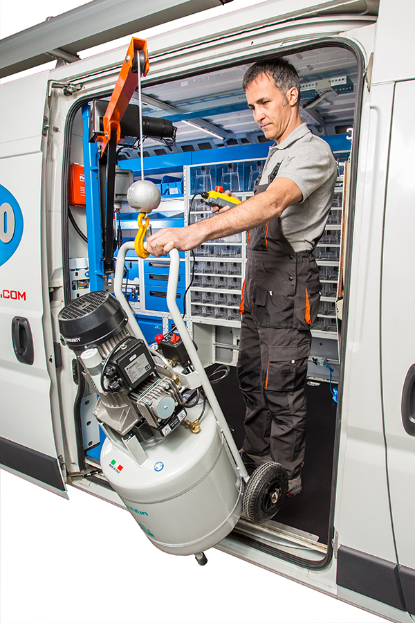 01 Syncro Svizzera presenta la gru per furgoni