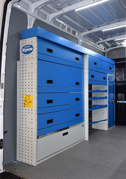 02 Daily con ripiani chiusi con antina Syncro Ultra Svizzera