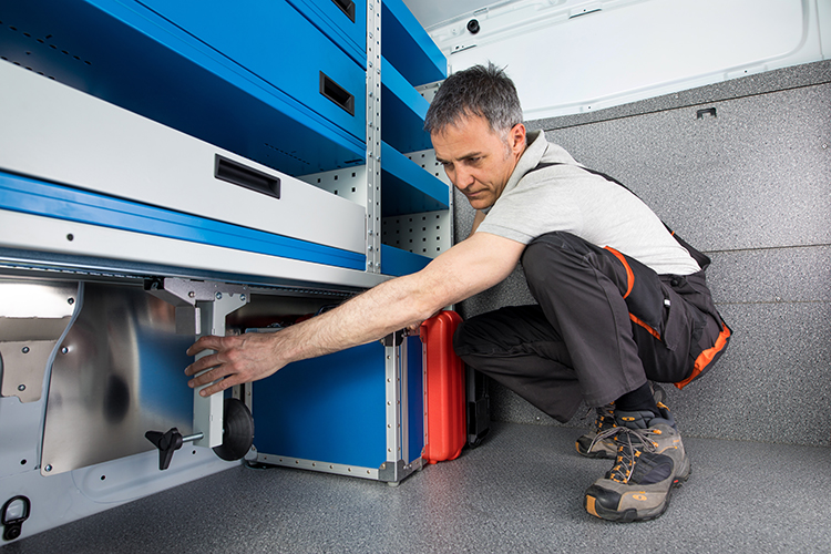 02 Fermavaligie con cricchetto in uso Svizzera