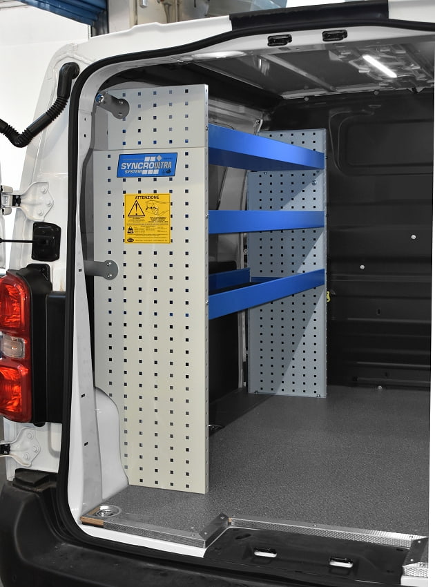 02 Vivaro 2019 con arredi Syncro da Syncro Svizzera