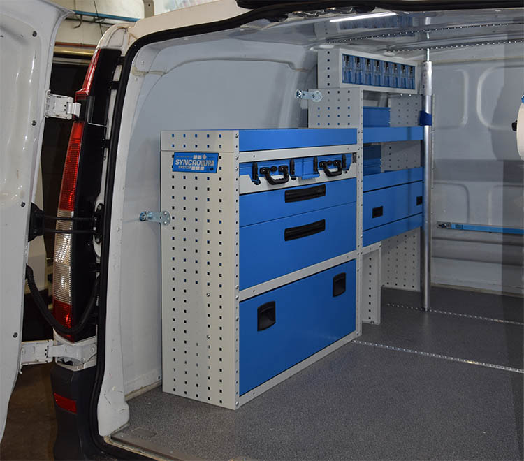 02 allestimento con barre fermacarico Svizzera