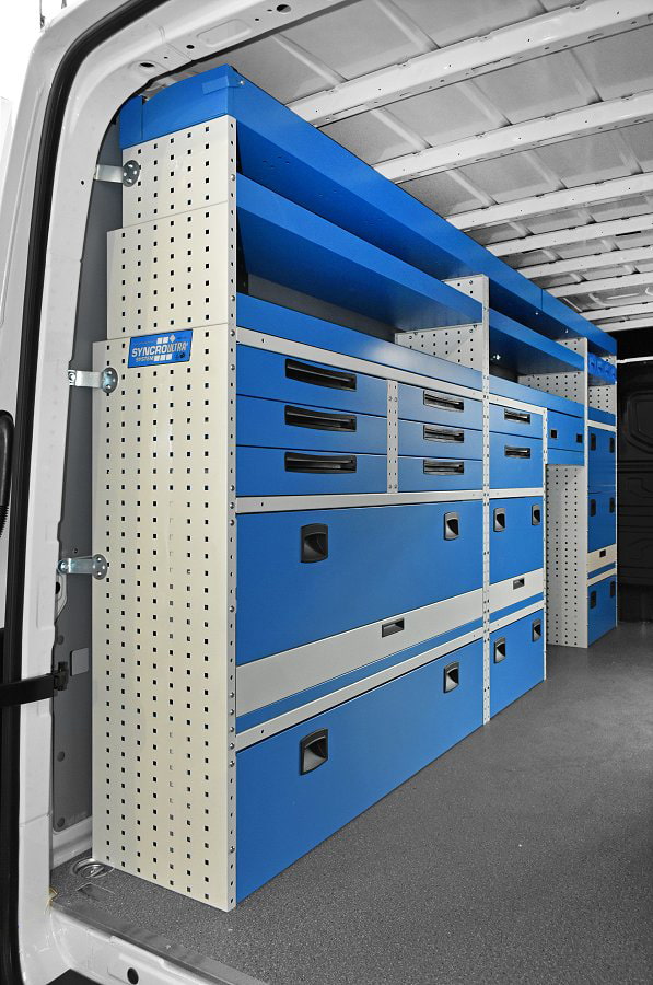 02 parete con cassetti e ripiani per furgone Man Tge L4H3 da syncro system Svizzera