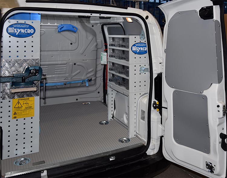 03 Cassetti Multibox su parete destra Nemo Syncro Svizzera