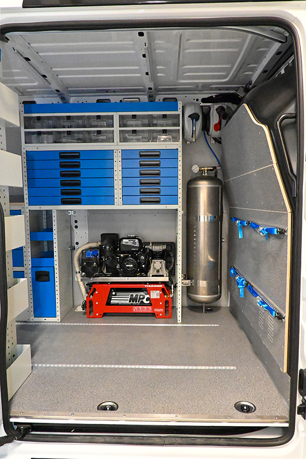 03 Compressore con serbatoio aggiuntivo per furgoni Syncro Svizzera