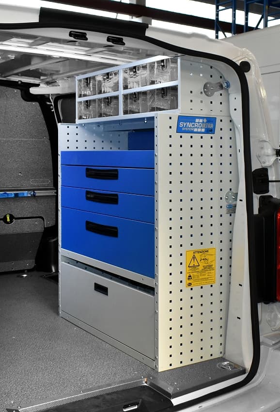 03 Jumpy attrezzato con arredi Syncro Ultra Svizzera