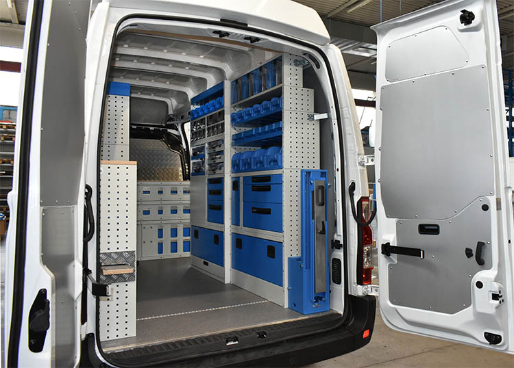 03 Master Renault con arredo Syncro Ultra e morsa pieghevole senza supporto Svizzera