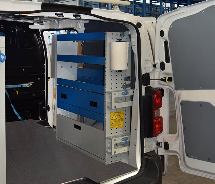 03 Proace con accessori sistema Syncro Svizzera