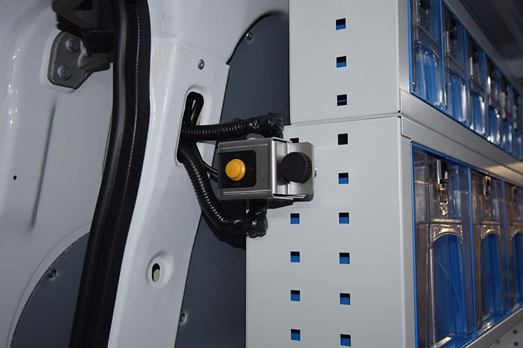 07 Interruttore a bordo di Daily allestito da Syncro Svizzera