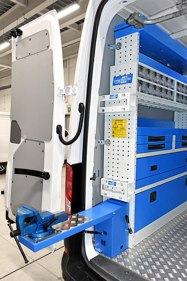 07 portamorsa basculante aperto su MAN TGE L4 H3 syncro system Svizzera