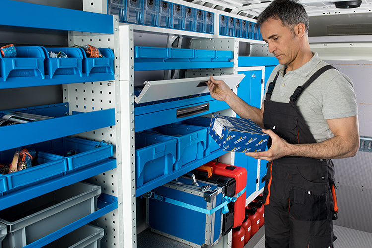 scaffale con antina ad apertura totale Svizzera